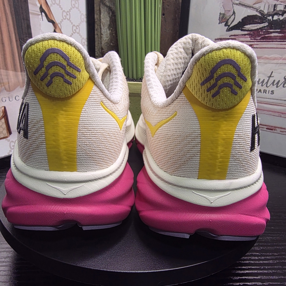 Hoka Women's Clifton 9 Running Shoes - Picture 4 of 6